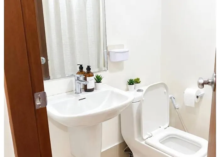 Jhra Cozy Condo, Modern In Marikina 3*