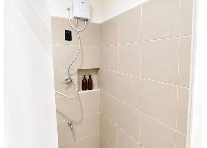 アパートホテル Jhra Cozy Condo, Modern In Marikina